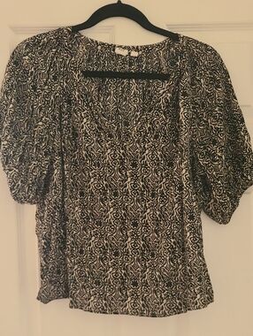 GAP Black and White Printed Puff-Sleeve Blouse
